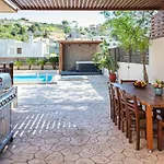 Maria\'S Luxurious Villa In Koskinou